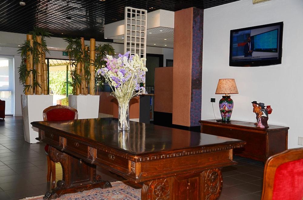 Hotel Green Hotel Motel 4*
