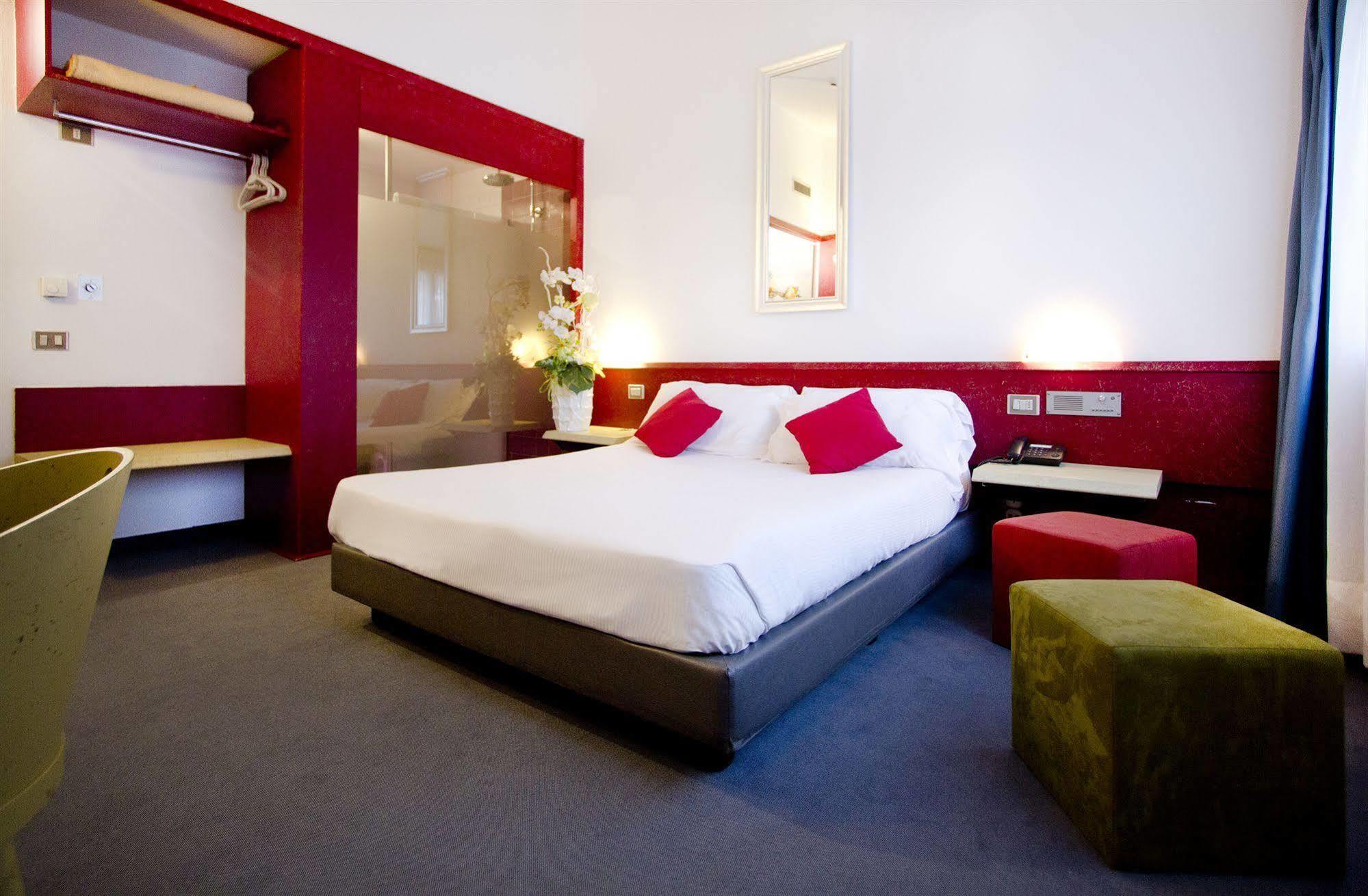 Hotel Green Hotel Motel